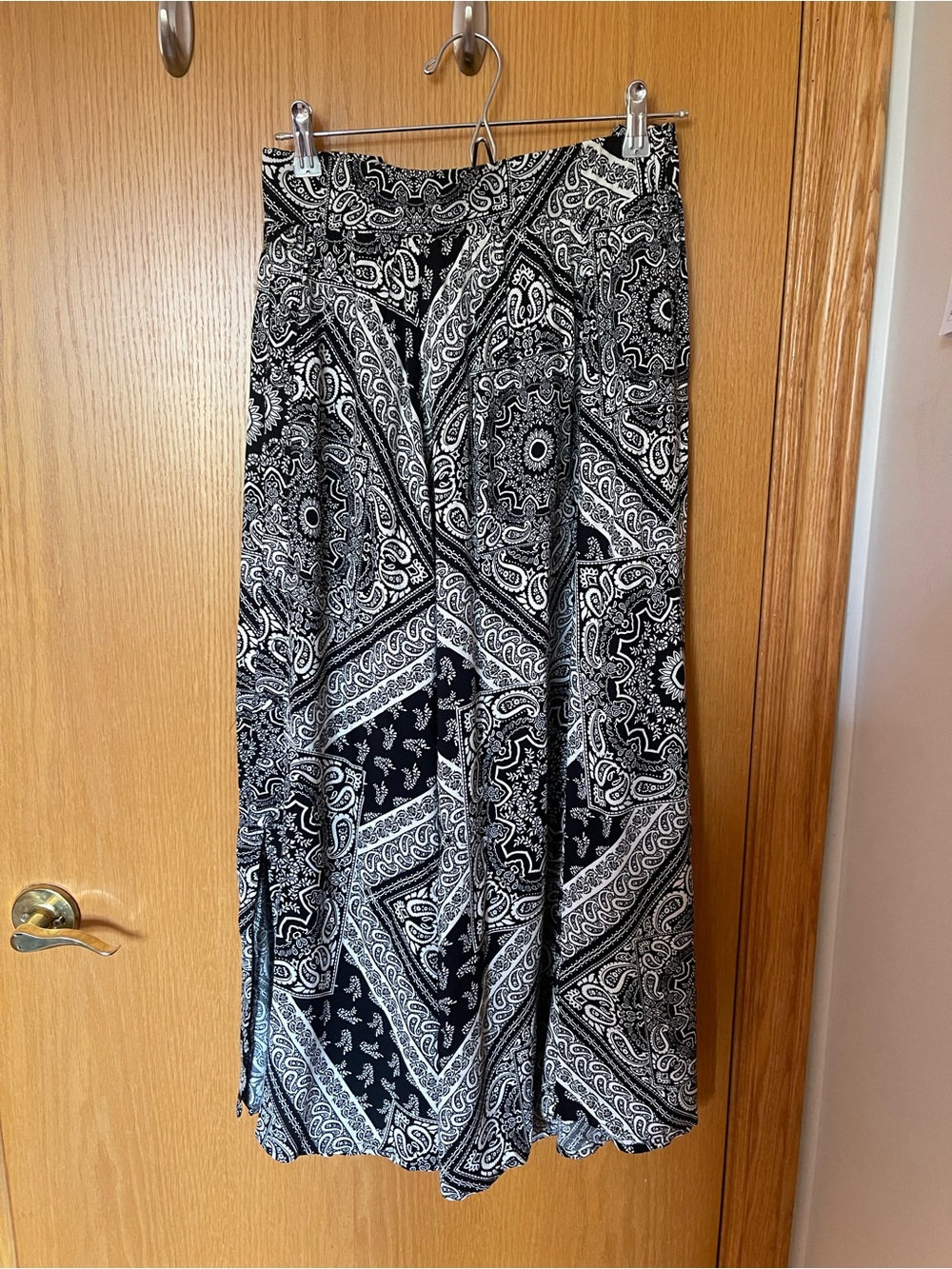 Torrid 2X Tea Length Button Front Black &White Paisley Skirt BOHO FestivalVibes
